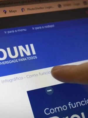 Os interessados em participar do processo seletivo do 2º semestre de 2025 do Programa Universidade para Todos (Prouni) podem se inscrever até as 23h59 (horário de Brasília) desta sexta-feira (4/7). As inscrições são gratuitas e devem ser realizadas, exclusivamente pela internet, por meio do Portal Único de Acesso ao Ensino Superior. Para evitar cair em golpes, os estudantes devem usar o site oficial, pelo endereço https://acessounico.mec.gov.br/prouni .