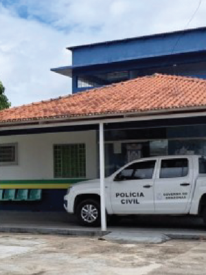 A Polícia Civil do Amazonas (PC-AM), por meio da 43ª Delegacia Interativa de Polícia (DIP) de Nhamundá (a 383 quilômetros de Manaus), em conjunto com o Departamento de Polícia do Interior (DPI) e apoio da Secretaria de Segurança Pública Municipal, cumpriu, na segunda-feira (1º), um mandado de prisão preventiva em desfavor de um homem, de idade não informada, por estupro de vulnerável contra a sobrinha de 11 anos.